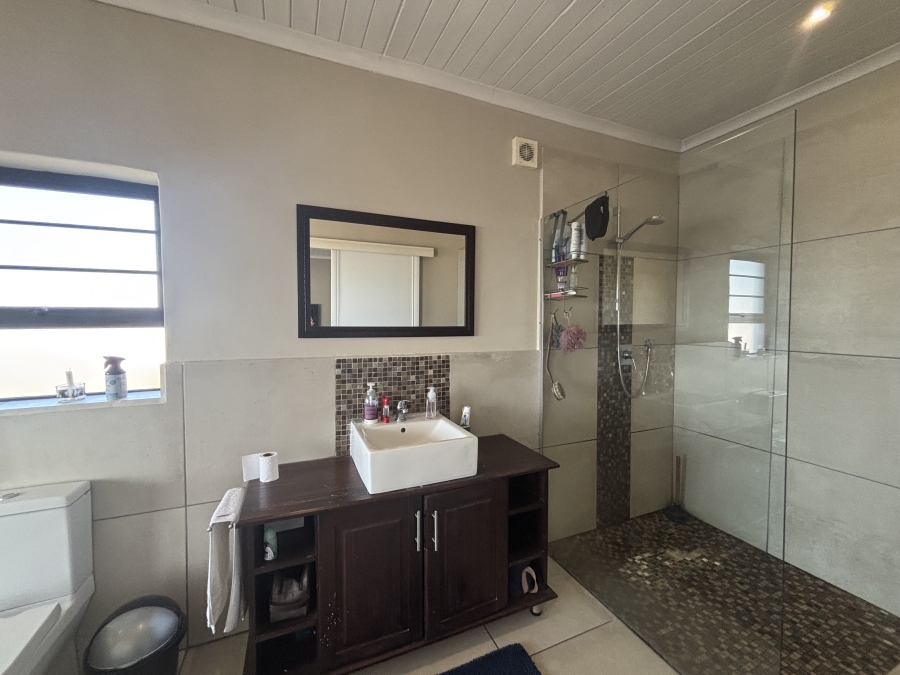 4 Bedroom Property for Sale in Humerail Eastern Cape